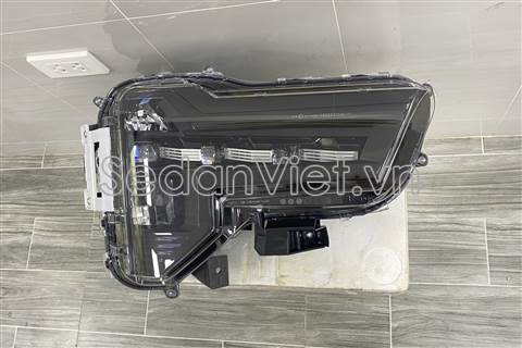 Vỏ đèn pha phải Mitsubishi Xpander 2022-2024