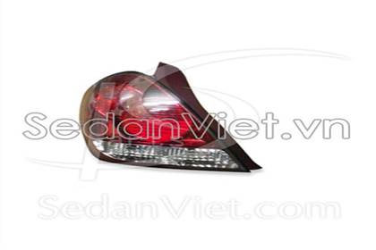 Đèn hậu Nissan Sunny 2010