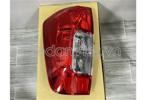 Vỏ đèn hậu trái Nissan Navara NP300 2015-2020