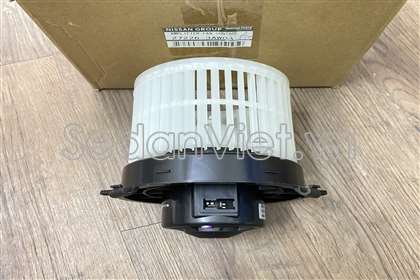 Quạt giàn lạnh trong xe Nissan Sunny 2013-2017