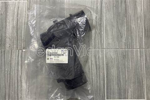 Ống hút gió vào hộp lọc gió Hyundai Porter 2 2013-2016