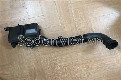 Ống hút gió vào hộp lọc gió Hyundai Porter 2 2013-2016