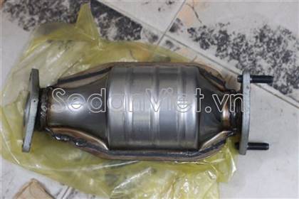 Ống xả đoạn giữa Hyundai Santafe 2010-2012