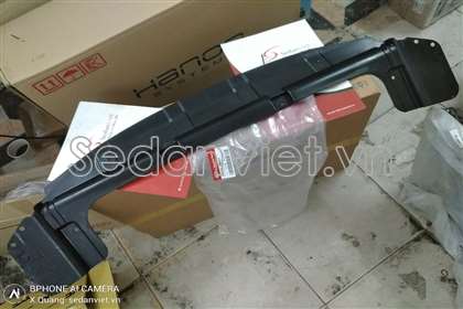 Chắn bùn két nước giữa Kia Forte 2007-2009