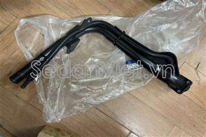 Cổ đổ xăng vào thùng xăng 310401C000