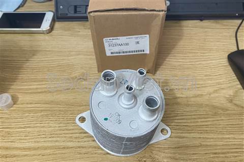 Két làm mát dầu hộp số