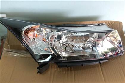 Vỏ đèn pha phải 3512054P50