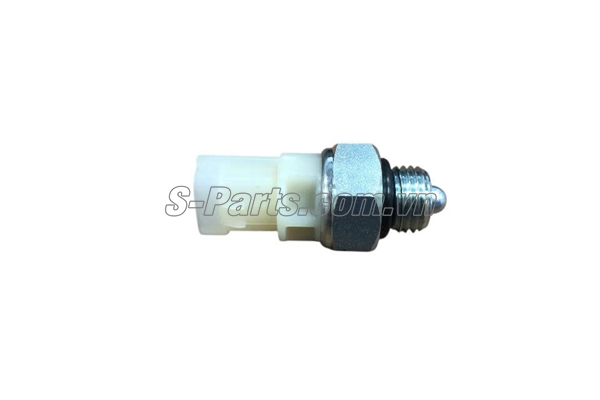 Công tắc đèn lùi Suzuki APV 2013-2016
