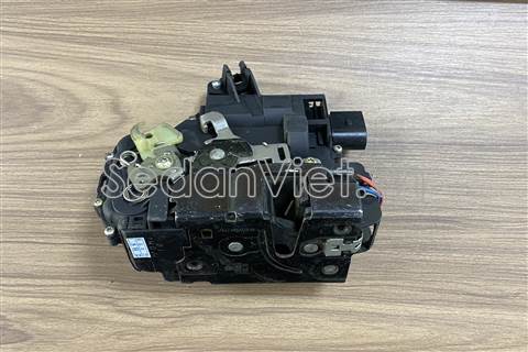 Ổ khóa ngậm cánh cửa trước 3B1837015P-01