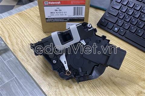 Ổ khóa ngậm cánh cửa trước 3M5AR21812ET