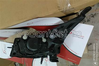 Vỏ đèn pha phải 42371144