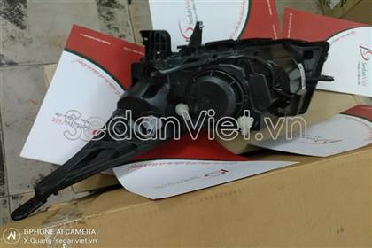 Vỏ đèn pha phải 42371144