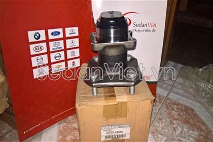 Bi moay ơ sau Nissan Livina 2007