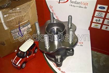 Bi moay ơ sau Nissan X-Trail 2002