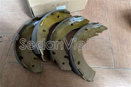 Guốc phanh sau Mitsubishi Zinger 2008