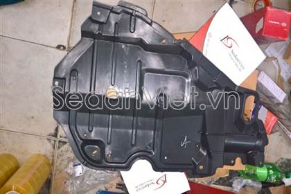 Chắn bùn gầm máy phải 5144106060