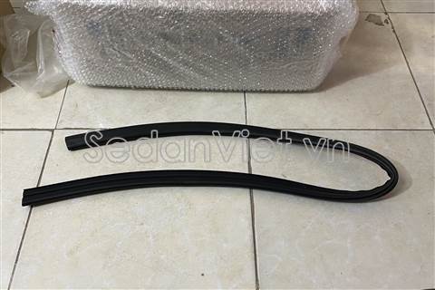 Gioăng nắp capo phía sau 51767210736