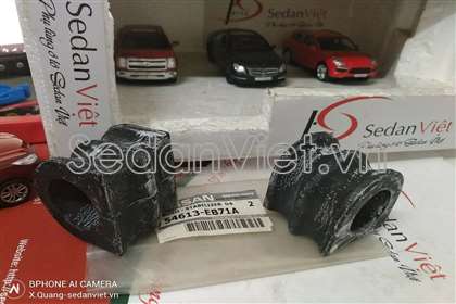 Cao su ốp cân bằng trước Nissan Navara 2007-2011