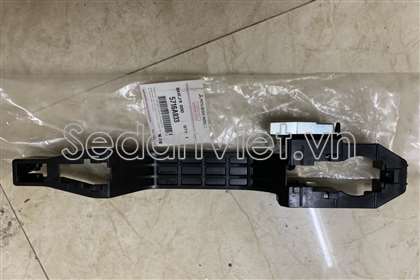 Giá đỡ tay mở cửa trước Mitsubishi Pajero Sport 2008-2011