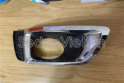 Ốp đèn gầm có mạ Subaru Outback 2014-2018