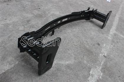 Xương giằng ngang đầu xe 5827058M00