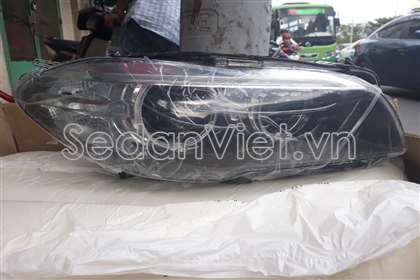 Vỏ đèn pha phải - 63117343912