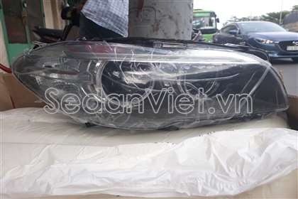 Vỏ đèn pha phải 63117343912