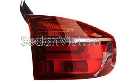 Đèn hậu ngoài trái 63217227789
