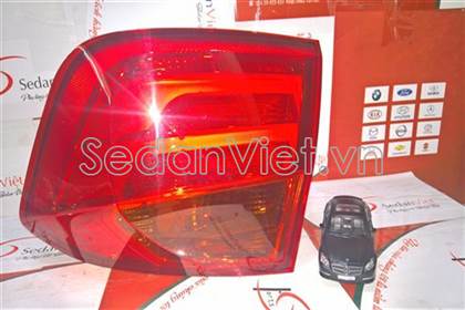 Đèn hậu ngoài phải 63217312846
