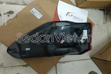 Đèn hậu ngoài trái 63217350715