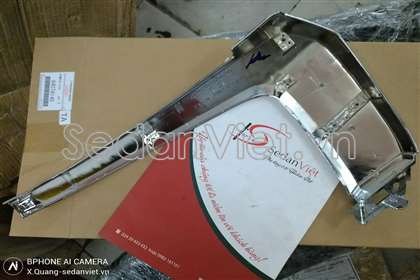 Nẹp mạ viền ca lăng giữa 6407A145