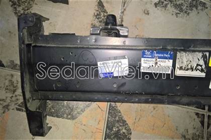 Xương tăng cứng đầu xe 64605B4900