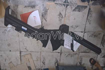 Xương tăng cứng đầu xe 64606B4000