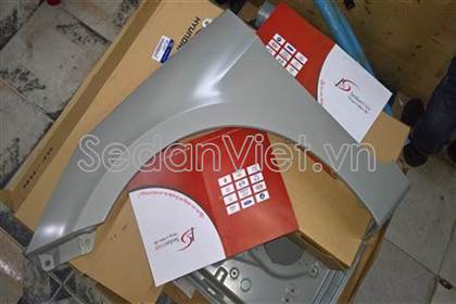 Tai xe phải 663211R350