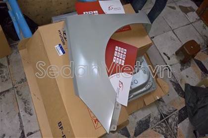 Tai xe phải 663211R350
