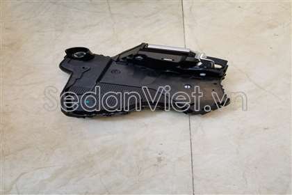 Ổ khóa ngậm cánh cửa trước 690300K070