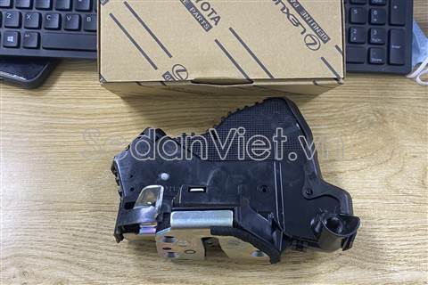 Ổ khóa ngậm cánh cửa trước trái Toyota Fortuner 2011-2014