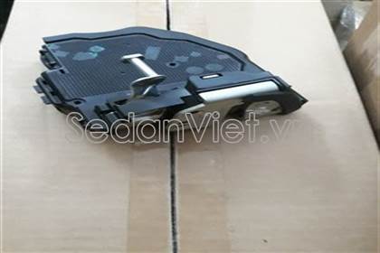 Ổ khóa ngậm cánh cửa Toyota Innova 2004-2006