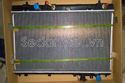 Két nước Mazda Premacy 2003-2005