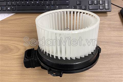 Quạt gió điều hòa trong xe 72223FL010