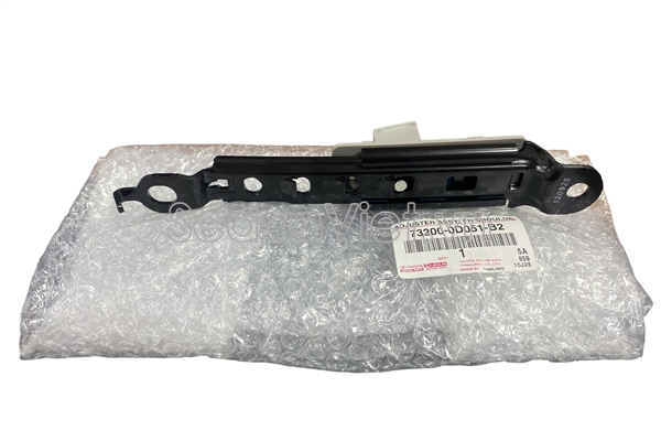 Cần điều chỉnh móc treo dây đai an toàn 732000D051B2