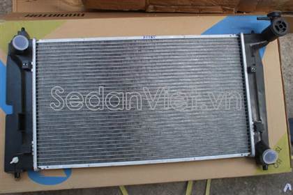 Két nước Toyota Altis 2001-2004