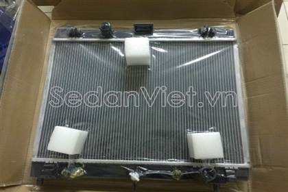 Két nước Toyota Yaris 2008-2011