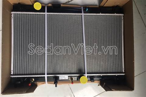 Két nước Toyota Yaris 2008-2011