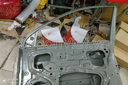 Cánh cửa trước phải 7600407000