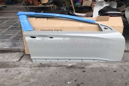 Cánh cửa trước phải 76004J9000
