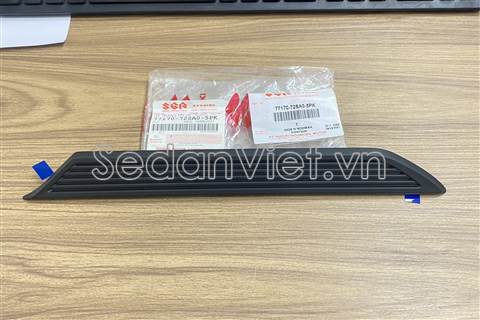 Ốp góc tam giác tai xe 7717072SA05PK