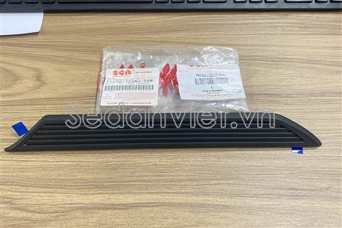 Ốp góc tam giác tai xe 7717072SA05PK