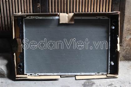 Két nước Ford Escape 2003