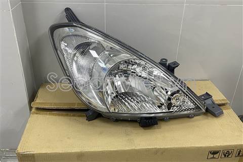 Vỏ đèn pha phải 811050K130